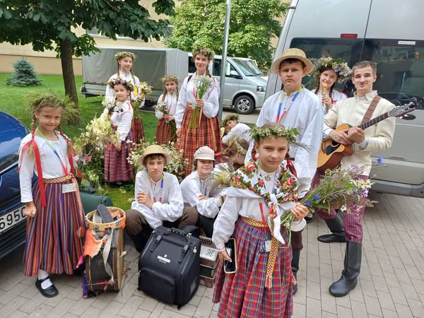 Folkl_kuupa_Dzismu_sv_5.jpg