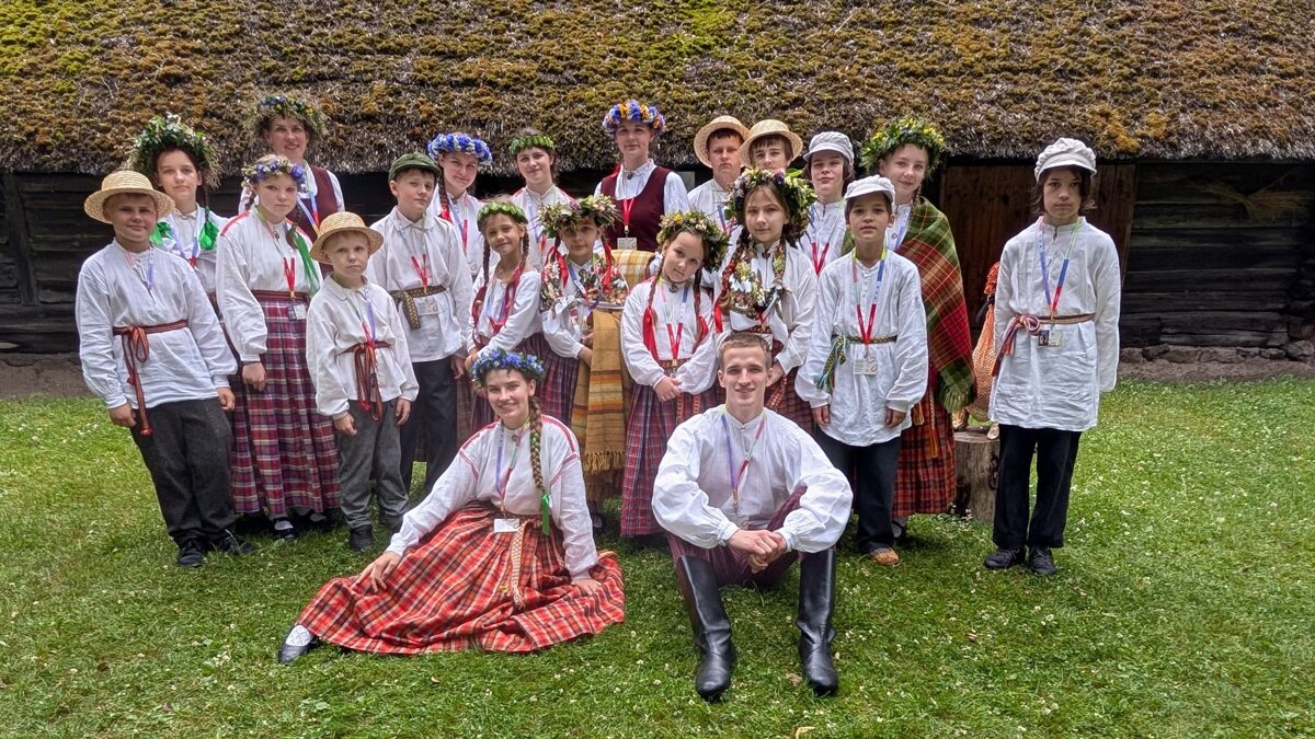 Folkl_kuupa_Dzismu_sv_2.jpg