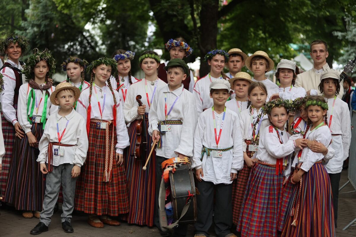 Folkl_kuupa_Dzismu_sv_4.jpg